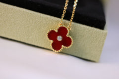 CLOVER NECKLACE GOLD DIAMOND CARNELIAN