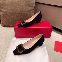 BELLE VIVIER PUMPS IN BLACK SUEDE TORTOISESHELL BUCKLE
