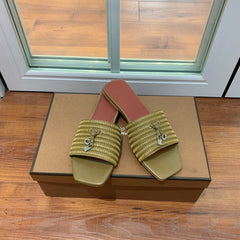 LP RAFFIA CHARMS FLATS SANDAL OLIVE CALFSKIN