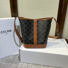 BUCKET 30 IN BLACK TRIOMPHE CANVAS AND RED BROWN CALFSKIN TRIM