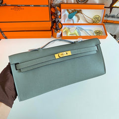 KELLY CUT 31 IN SEAFOAM GREEN CALFSKIN WITH GOLD HARDWARE