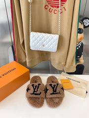 LV WOMEN'S PASEO FLAT SLIPPER IN CARAMEL BROWN FLEECE WITH BLACK LOGO