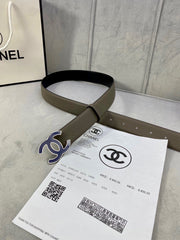 CC 30MM BELT IN MOCHA BROWN GRAINED CALFSKIN WITH NAVY BLUE LOGO