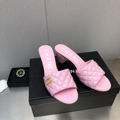 DIAMOND-QUILTED 6 CM SANDALS IN BABY PINK LAMBSKIN