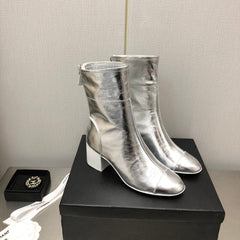 BLOCK HEEL ANKLE BOOTS IN SILVER CALFSKIN