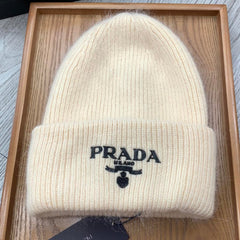 BEANIE HAT IN BEIGE CREAM WOOL 108745