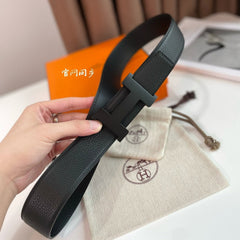 HM CONSTANCE BELT BUCKLE & REVERSIBLE BLACK LEATHER STRAP 38MM