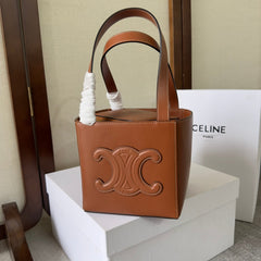 CUIRTRIOMPHE 15 BROWN IN STOCK JAPAN HANDBAG CALFSKIN
