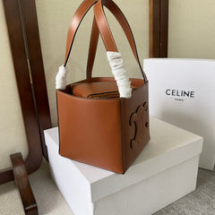 CUIRTRIOMPHE 15 BROWN IN STOCK JAPAN HANDBAG CALFSKIN