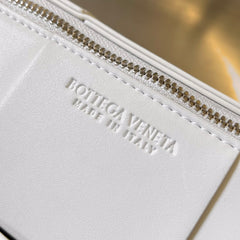 SMALL CYLINDER CASSETTE 21 IN WHITE CALFSKIN