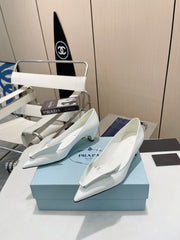 KITTEN HEEL PUMPS WITH CREATIVE SHAPE IN WHITE GLOSSY LAMBSKIN