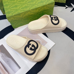 INTERLOCKING G SLIDE SANDAL IN WHITE CREAM IMPORTED TPU