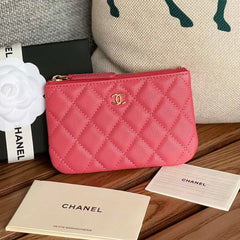 CC CLASSIC SMALL 15 ZIPPED POUCH IN BLUSH RED GRAINED CALFSKIN