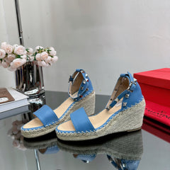 ROCKSTUD WEDGE 85 MM IN ROYAL BLUE CALFSKIN