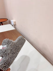 THICK-SOLED SLIPPERS IN GRAY WOOL