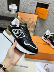 LV WOMEN SNEAKER IN BLACK CALFSKIN