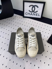 CASUAL SHOES IN GREY LAMBSKIN