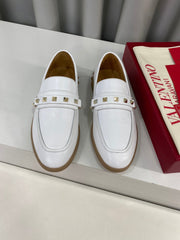 LEISURE FLOWS SPLIT LOAFER IN WHITE CALFSKIN