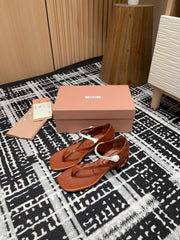 HIGH THONG SANDALS WITH WHITE STRAP IN RED BROWN GLOSSY LAMBSKIN