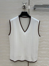 GUCCI V-NECK SLEEVELESS KNIT TOP IN WHITE