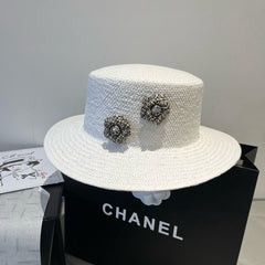 FLAT STRAW HAT WHITE FLOWER ATTACHMENT 673931