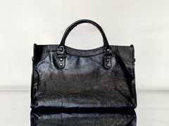 MEDIUM 39 LE CITY BAG IN BLACK LEATHER