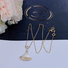 DREAM NECKLACE MOP GOLD DIAMOND
