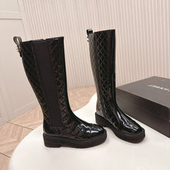 CHANEL KNEE-HIGH BOOTS 25S IN BLACK GLOSSY LAMBSKIN