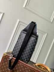 AVENUE SLINGBAG 31 IN BLACK AND GREY DAMIER GRAPHITA CANVAS CALFSKIN