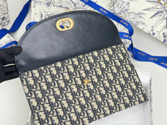DIOR 25S 30 MONTAIGNE AVENUE POUCH WITH FLAP 30 IN BLUE DIOR OBLIQUE JACQUARD