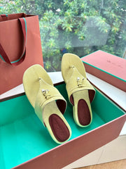 LP THONG SANDALS 25S IN PASTEL YELLOW SUEDE