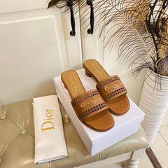 DWAY HEELED SLIDE IN BRONZE BROWN CALFSKIN WITH GOLD LOGO