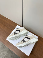 RUNNER CR-03 LOW LACE-UP PALE GRAY SUEDE AND BLACK CALFSKIN