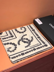 CHANEL 25S SCARF 135 CM IN CASHMERE SILK 943685