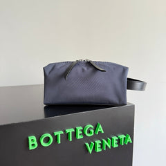 BOTTEGA VENETA 25S TOKYO SMALL WASHBAG 20 IN SHADOW NYLON