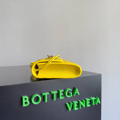 BOTTEGA VENETA 25S LONG CLUTCH ANDIAMO 31 IN LEMON YELLOW CALFSKIN