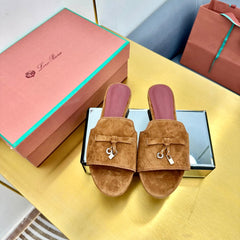 LP SANDALS 25S IN BROWN SUEDE WITH SILVER HARDWARE