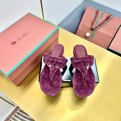 FLIP FLOPS IN WINE RED SUEDE AND HARDWARE SILVER