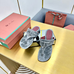 FLIP FLOPS IN DARK GRAY SUEDE AND HARDWARE SILVER