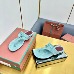 FLIP FLOPS IN EMERALD GREEN SUEDE AND HARDWARE SILVER