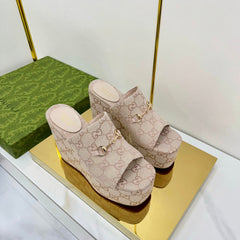 GG WEDGE SLIDES 110 IN BEIGE FABRIC WITH GOLD HARDWARE