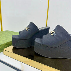 GG WEDGE SLIDES 110 IN BLACK FABRIC WITH GOLD HARDWARE