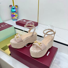 GG HIGH WEDGE SANDALS IN NUDE BEIGE FABRIC AND RAFFIA WITH GOLD HARDWARE