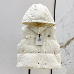 MONCLER 25S JACKET IN WHITE 307425