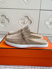 HM 25S MULES IN BEIGE SUEDE WITH SILVER HARDWARE