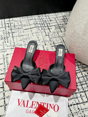 HIGH MULE IN BLACK SILK