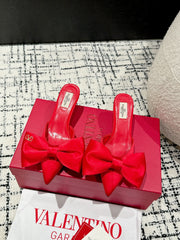 HIGH MULE IN CHERRY RED SILK