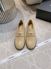 CHANEL 25S MOCCASINS IN BEIGE CALFSKIN GOLD HARDWARE
