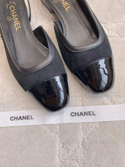 CHANEL 25S SLINGBACK IN BLACK CALFSKIN AND SUEDE GOLD HARDWARE