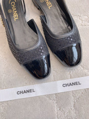 CHANEL 25S SLINGBACK IN SPARKLING BLACK CALFSKIN AND CANVAS GOLD HARDWARE